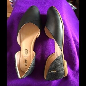 TOMS- black flats! EUC
